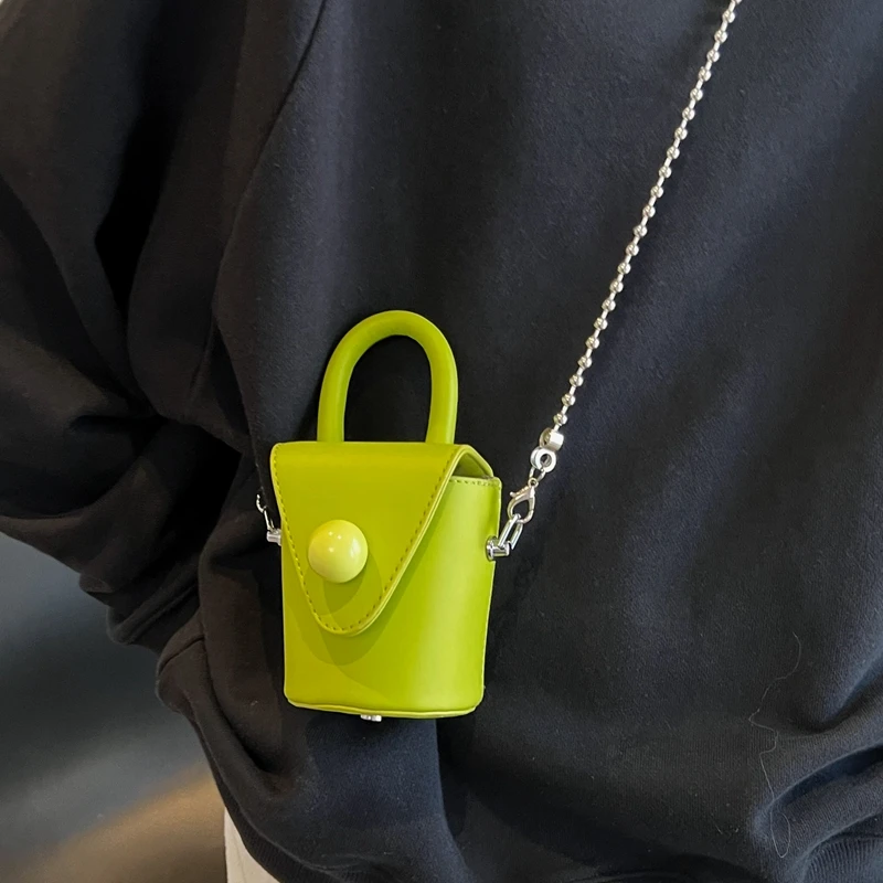 Нишевая модная женская сумка-мешок, новые летние мини-универсальные сумки через плечо с цепочкой, женский трендовый кошелек для уличной одежды. Изображение 4